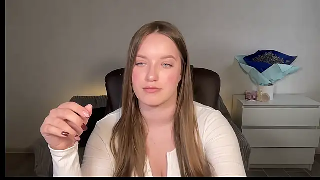 EvaMaddison online show from March 19, 8:18 am