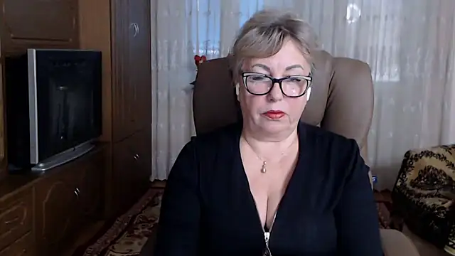 Snapshot of Kallliina chatting on October 22, 8:08 am Kallliina online show from October 22, 8:08 am