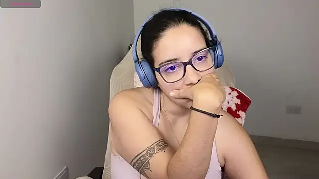 blue  moon  online show from December 16, 4:29 am