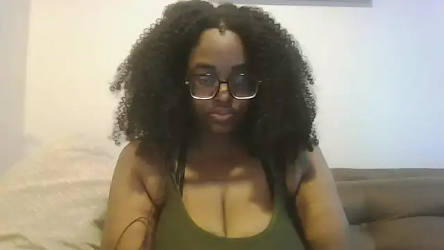 MissCC99 online show from April 11, 4:21 pm