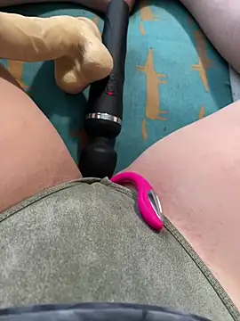 katcclovea online show from April 8, 5:09 am