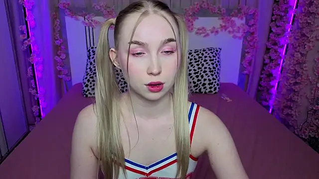 LilyStarlight online show from May 11, 5:09 am