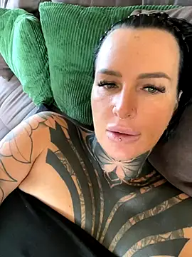 InkedBiitch online show from October 1, 8:52 am