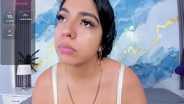 Snapshot of Kylieandjhonny chatting on October 29, 8:00 pm Kylieandjhonny online show from October 29, 8:00 pm