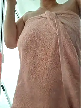 Snapshot of MariaPau_83 chatting on September 15, 2:47 pm MariaPau 83 online show from September 15, 2:47 pm