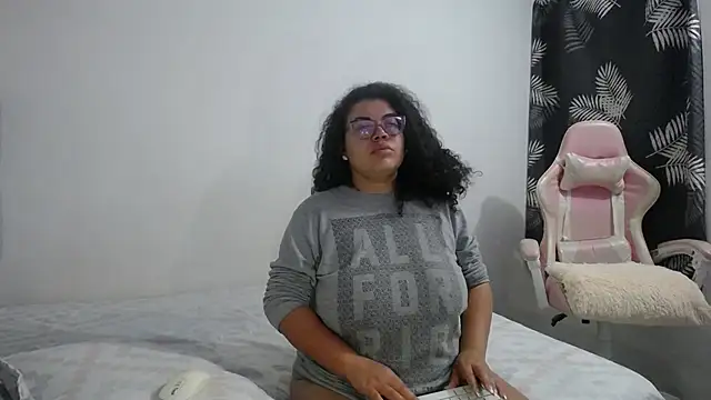 mabigomez00 online show from February 25, 9:19 am