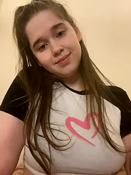 Snapshot of HornyGirlH chatting on October 20, 10:35 pm HornyGirlH online show from October 20, 10:35 pm