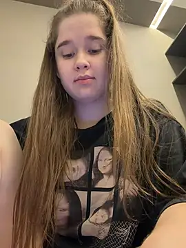 HornyGirlH online show from July 7, 12:35 am