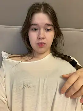 HornyGirlH online show from May 3, 5:44 am