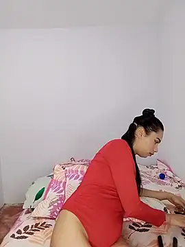 iamemmablake online show from April 12, 12:25 am