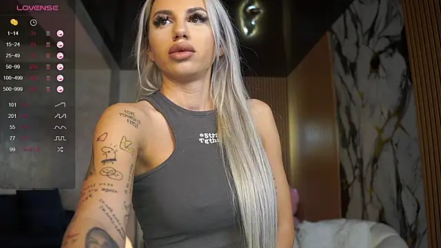 LisaAkira online show from March 31, 6:57 am