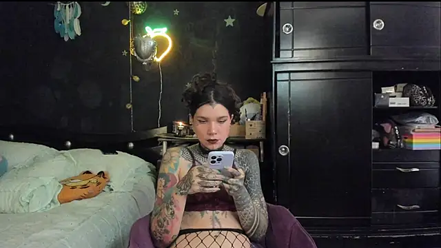 Snapshot of Lilmarieee chatting on September 13, 4:59 pm Lilmarieee online show from September 13, 4:59 pm