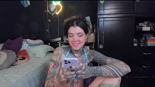 Snapshot of Lilmarieee chatting on September 22, 8:51 pm Lilmarieee online show from September 22, 8:51 pm