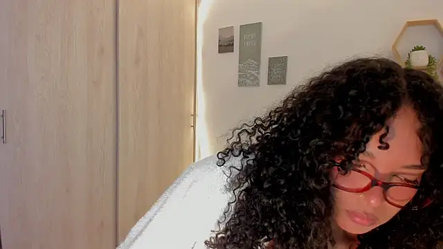 mariam hill online show from March 4, 1:12 am