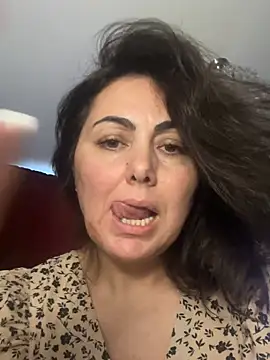 Emma roqueen online show from June 27, 11:00 am