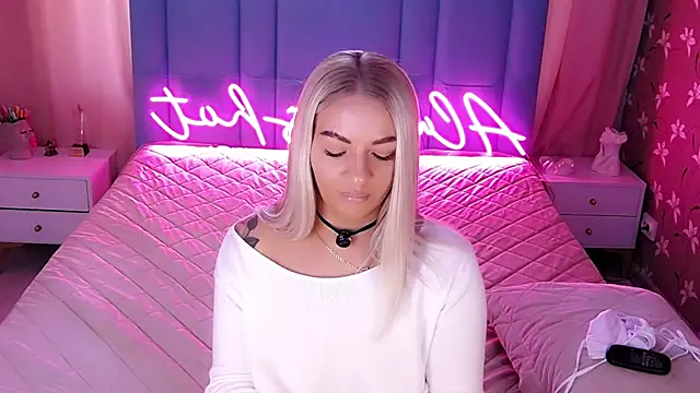 AllwaysHotJ online show from April 3, 2:31 am