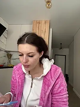 little belucci online show from February 9, 12:29 pm