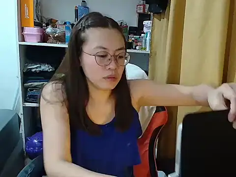 crizzybel online show from December 18, 2:22 pm