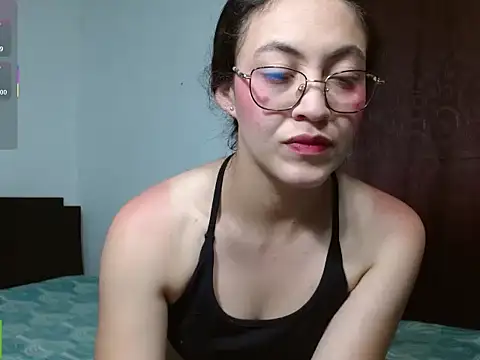 Olivia Bright online show from April 11, 10:35 pm