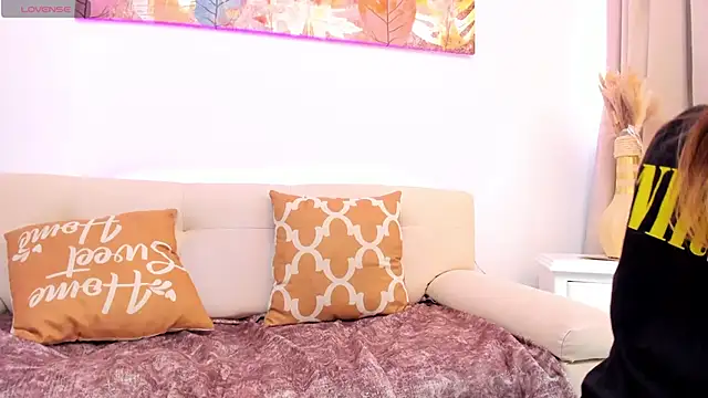 SALOME F0X  online show from March 14, 8:21 pm