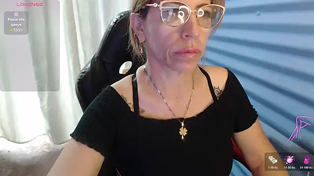Chayla Ruiz online show from May 31, 5:08 pm
