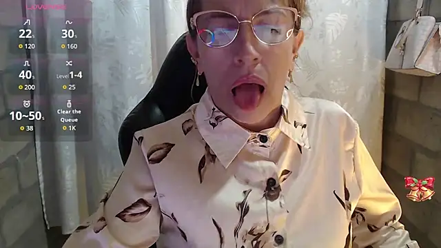 Chayla Ruiz online show from March 3, 7:20 pm