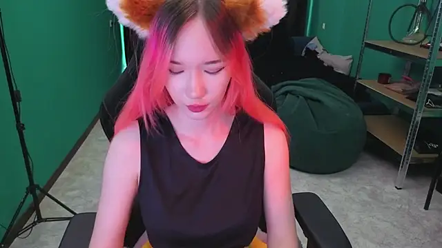 Maya Viola online show from March 30, 5:51 am