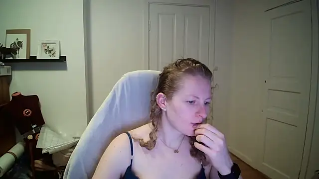 Girlnina-1995 online show from March 4, 8:43 am