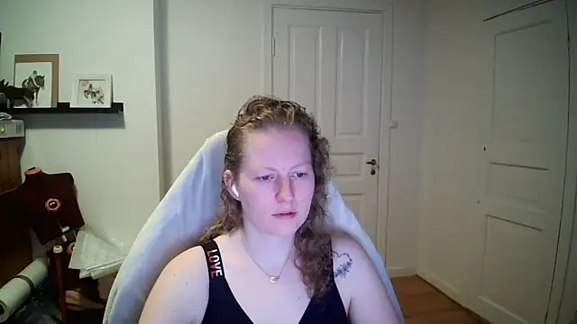 Girlnina-1995 online show from March 3, 7:58 am