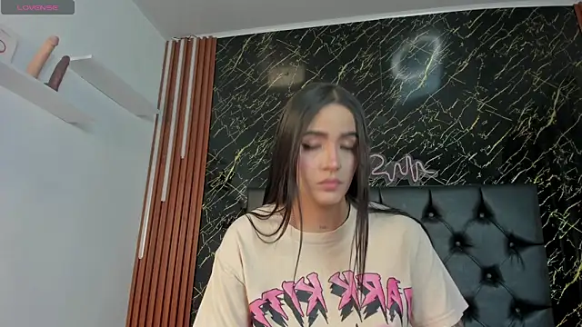 Tamara-evans online show from December 2, 7:05 pm