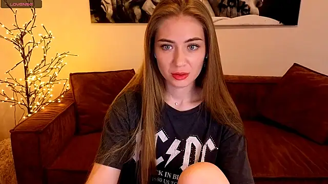 Adelyna Bird online show from July 9, 6:38 am
