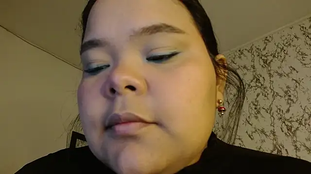 sexychubby    online show from October 13, 10:56 pm