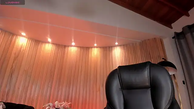 NickyLawson online show from June 1, 5:42 am