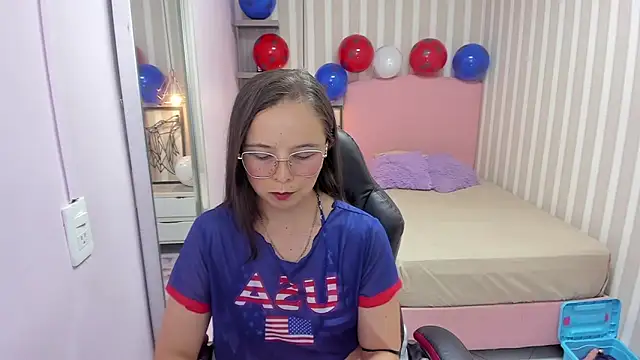 LORELAIGIVEN online show from June 27, 12:55 pm
