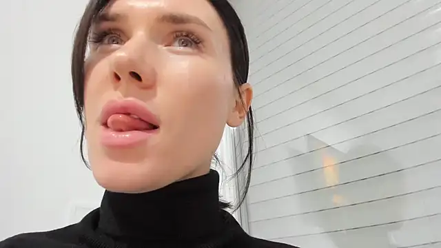 Cameron diazz online show from December 4, 9:26 pm