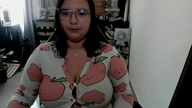 aika-dreams online show from March 4, 2:01 pm