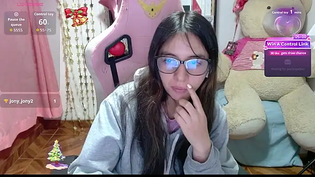 Maggie Fox3 online show from December 21, 3:00 am