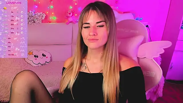 ivannatompsonnn online show from March 21, 6:18 am