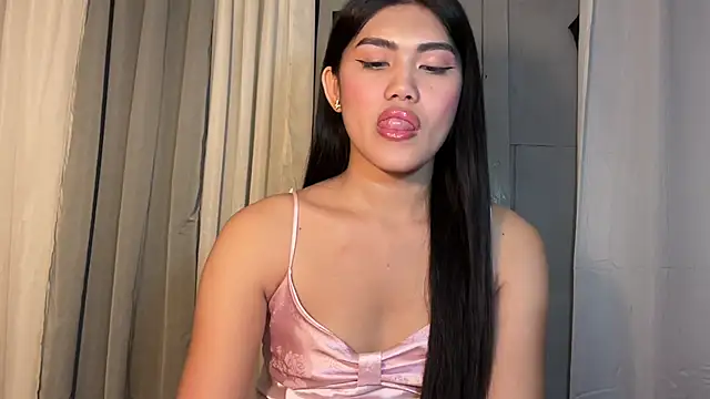 Delicate Savannah online show from November 7, 5:07 pm