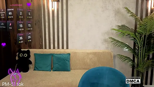 Holl1Would online show from February 8, 7:23 am