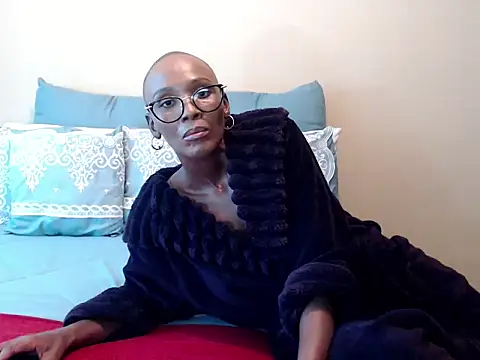 yummycherryxx online show from April 17, 7:32 am