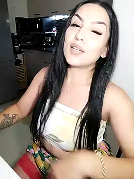 hot-babygirl online show from June 11, 7:00 pm