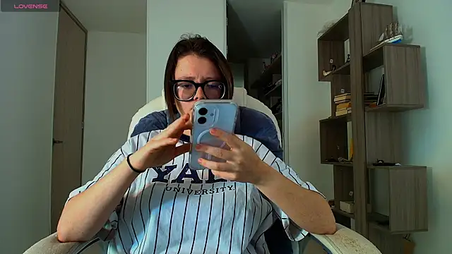 Arya starrk online show from December 5, 1:12 pm