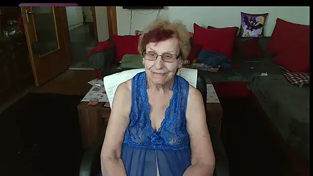 HeisseomaOriginal online show from April 8, 10:17 am