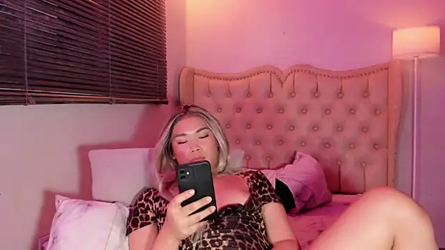 BoaHancockx online show from February 6, 8:56 pm