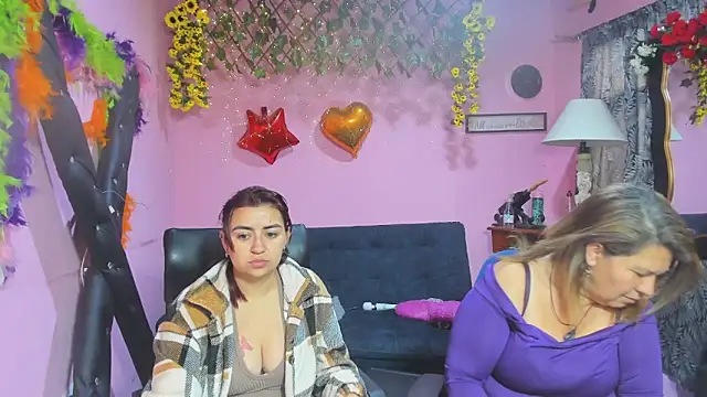 lesbiancuple online show from March 3, 12:00 pm