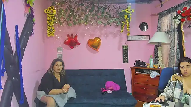 lesbiancuple online show from March 27, 1:45 pm