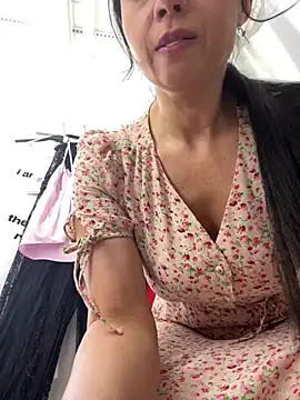 CrazzyChicks online show from July 8, 6:04 am
