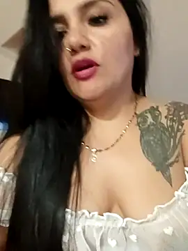 Snapshot of laura_dirtyhot chatting on October 21, 8:13 pm laura dirtyhot online show from October 21, 8:13 pm