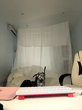 IvyHoney online show from October 21, 10:30 am
